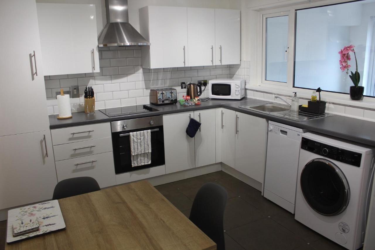 Anjore House - Modern Serviced In Apartment